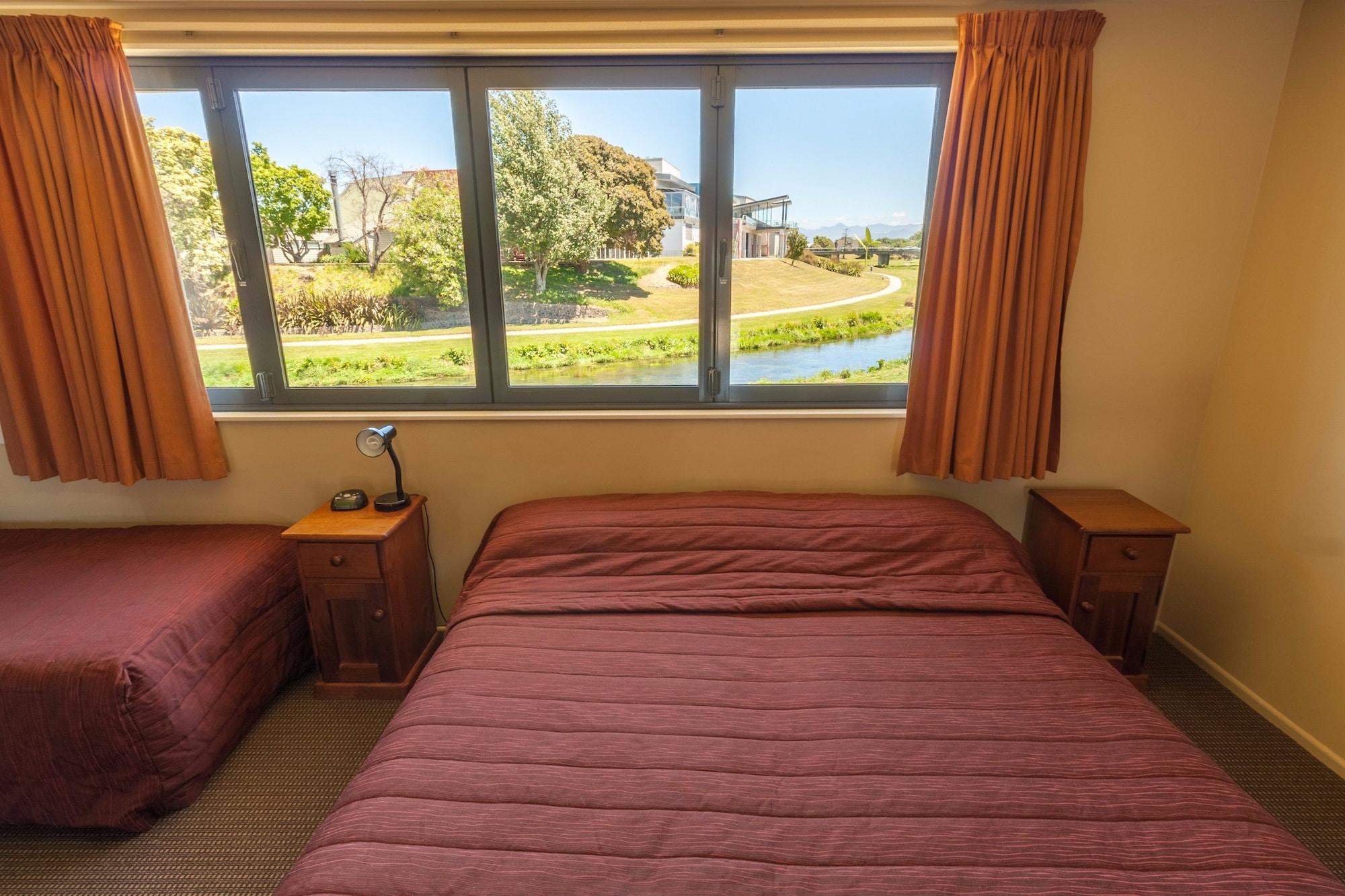 ביאנהיים Waterfront Motel מראה חיצוני תמונה