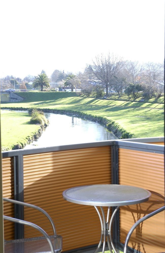 ביאנהיים Waterfront Motel מראה חיצוני תמונה
